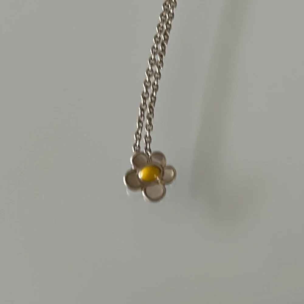 Vintage Tiffany & Co White & Yellow Daisy Sterling Silver Necklace - Picture 4 of 8